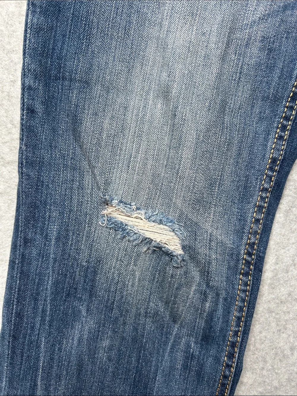 Aeropostale‎ Women's Blue Skinny Jeans with Distressed Details